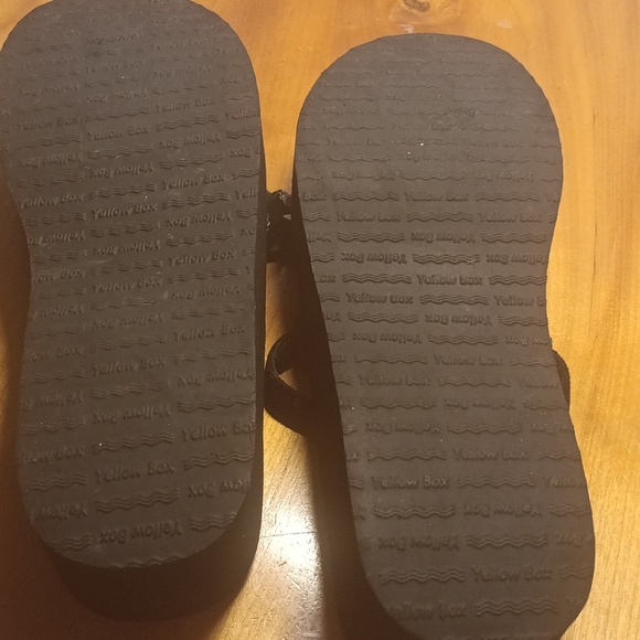 Yellow box Rhinestone Sandals Size 9 - Picture 7 of 8